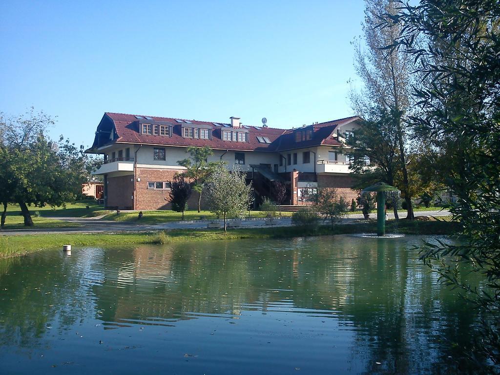 Grante Motel Esztergom Ngoại thất bức ảnh