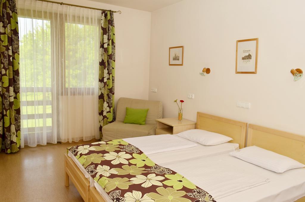 Grante Motel Esztergom Phòng bức ảnh